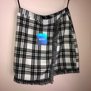 MISSGUIDED plaid skirt